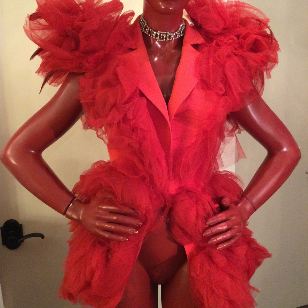 LOULOU RED TULLE RUFFLE CUT OUT BACK BLAZER. Wm Sz S.